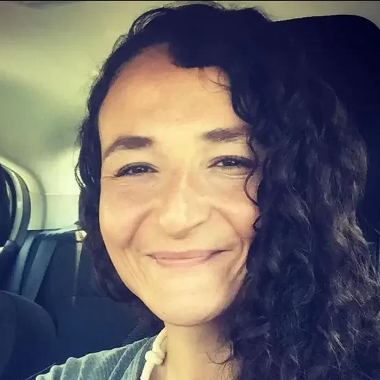 Sesin Akmaz Duran